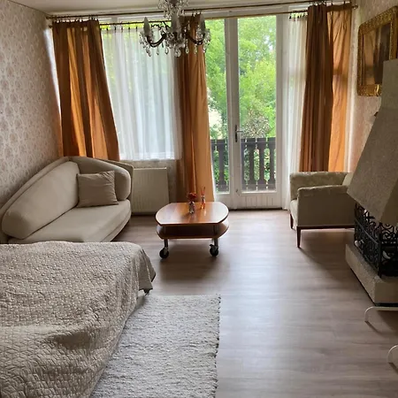 Casa de Férias Jokai Park Nyaralo *