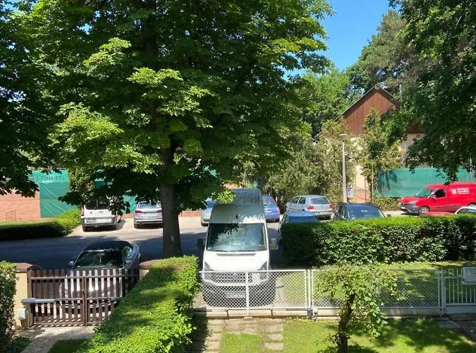 Jokai Park Nyaralo בית נופש *