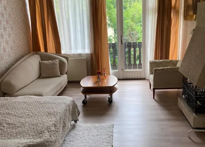 Casa de Férias Jokai Park Nyaralo *